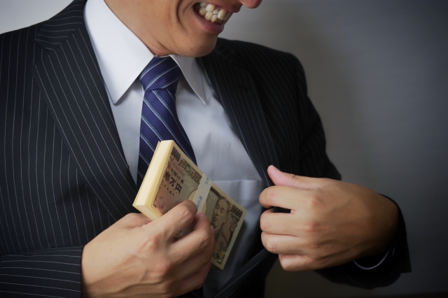 闇金業者は懐にお金を入れる。栃木市の弁護士や司法書士に無料相談する